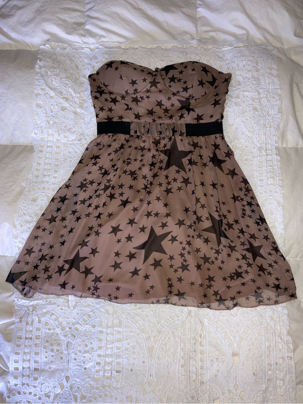 Sans Souci strapless fit-and-flare mini dress. Size M - Measurements in pics.